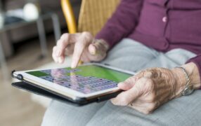 6 Reasons Why Seniors Should Learn Technology
